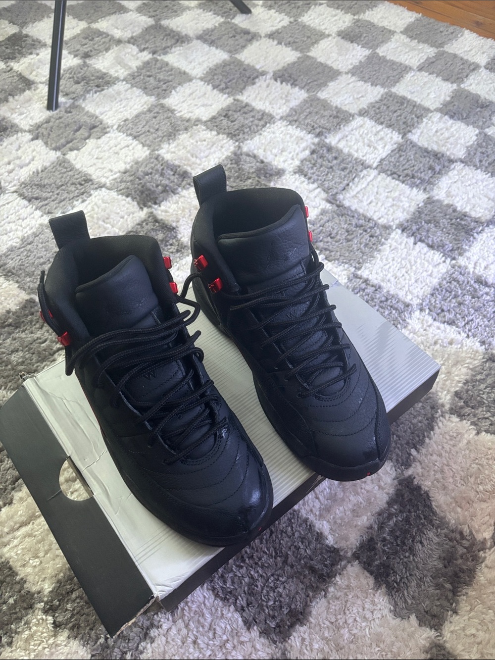 Air Jordan 12 Retro Bloodline big kids size 5.5Y